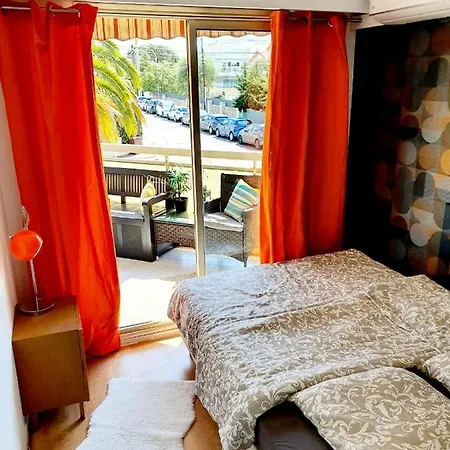 Bel A 50m De La Plage, 2 Pieces Climatisees, Parking Prive Antibes
