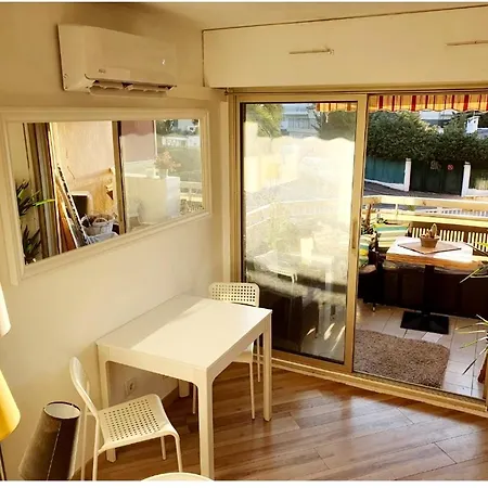 Bel A 50m De La Plage, 2 Pieces Climatisees, Parking Prive Apartmán Antibes